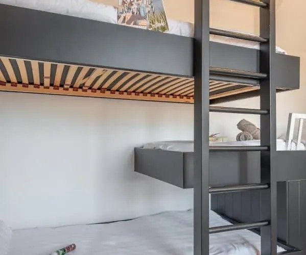 Modern With Private Rooftop * 奥斯滕德