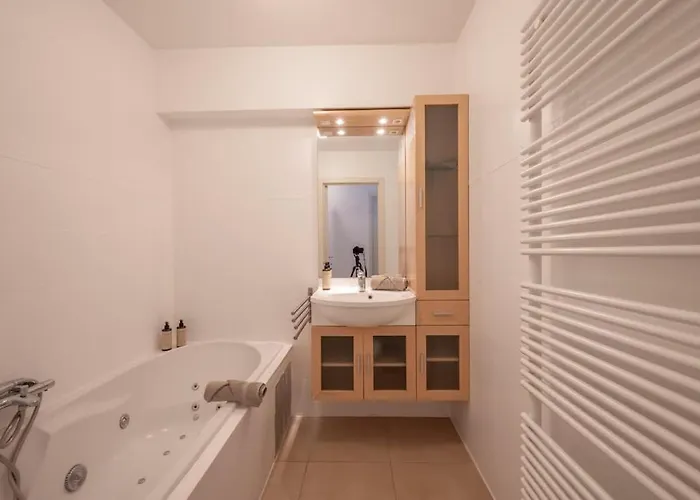 公寓 Modern With Private Rooftop