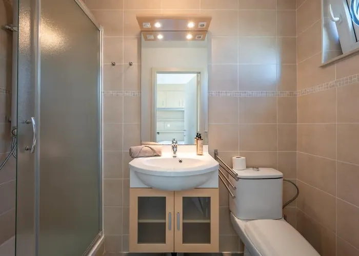 Modern With Private Rooftop Appartement *